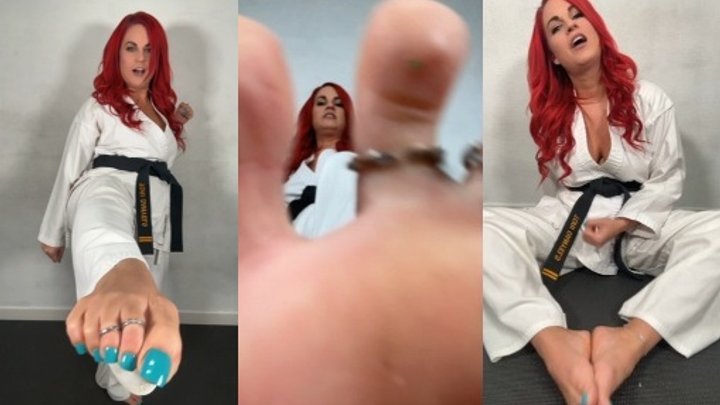 Ball Bust Foot Job 1