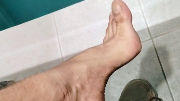 Sweaty Work Feet in Toilet Stall – Removing Dirty Shoes and Socks, Extreme Sole 