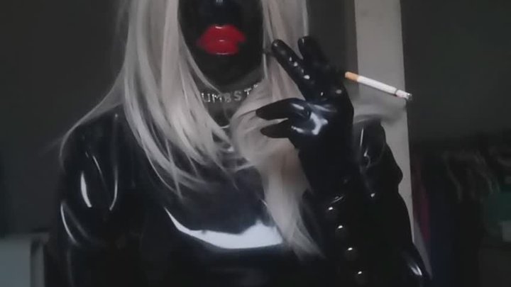Smoking gimp having a glimE in the future