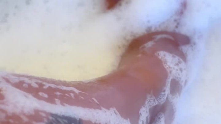 Masala's feet in bubble bath
