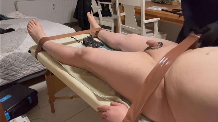 DomLadyMia Das ist mein Sklave Ballbusting and more - Teil 3