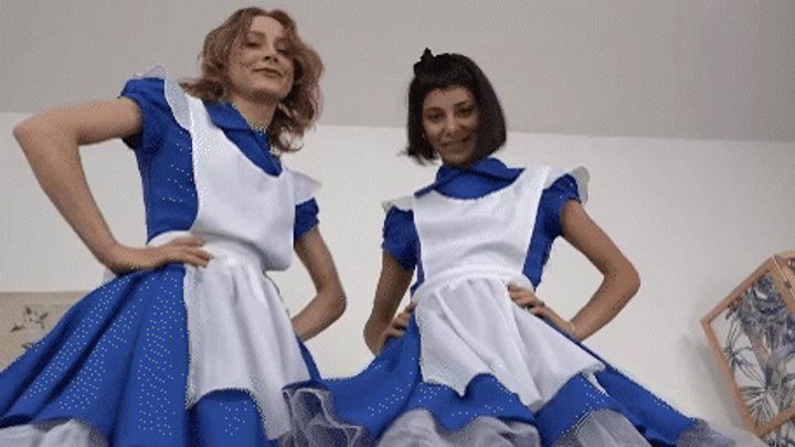 You don't know how to escape under the skirts of the two Alices ! (SHRINKING FET