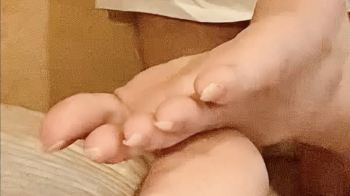 My pretty long nailed feet :)