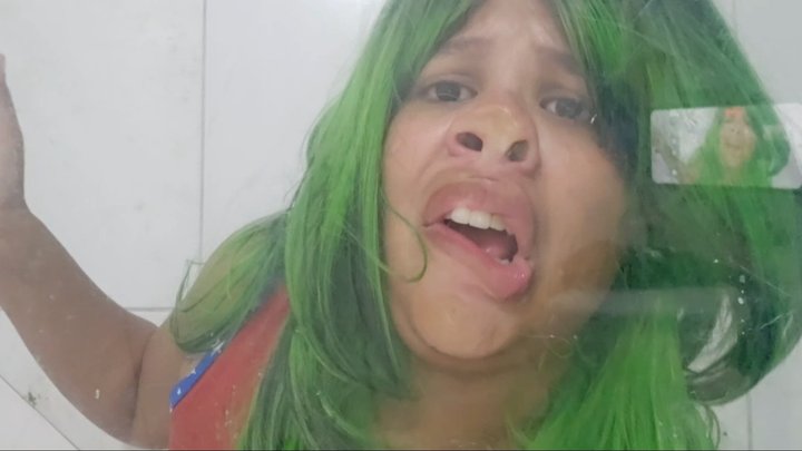 Face stuck in the glass