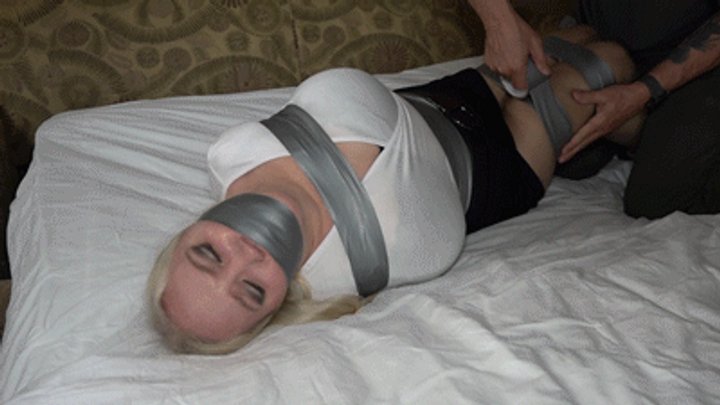 d2603VAMP-Being taped and gagged helpless got the full figured girl horny