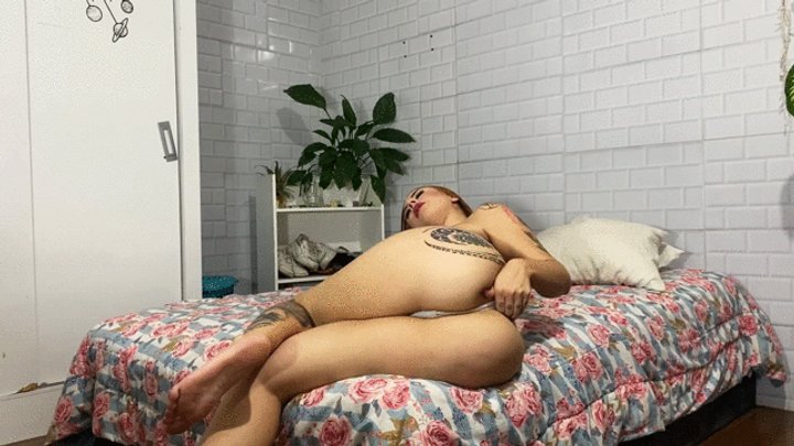 REDHEAD FARTING, STINKY, LONG AND VERY HORNY FOR YOU CLIP 3 BY ARIEL CAM FULL HD