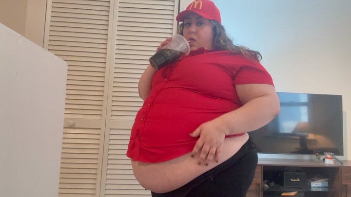 Maccas Worker got FAT