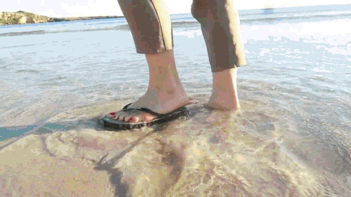 A walk to the sea in flip flops WMV