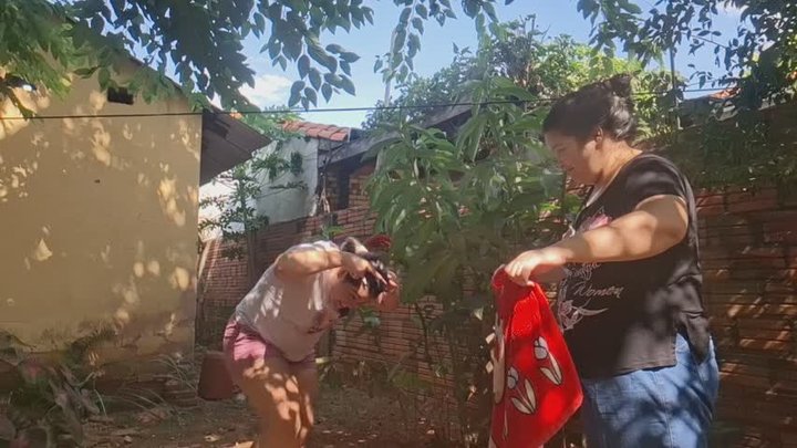 Oleeee Oleeee - She can't stand the color red