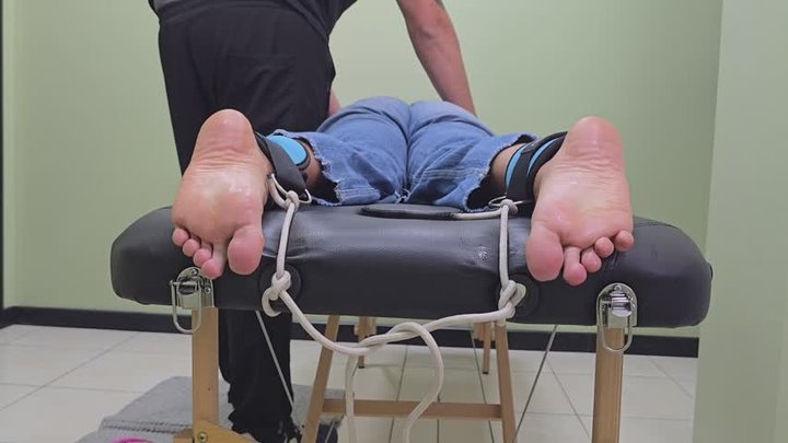 Sweet Surrender gets turned on by tickling (feet camera)
