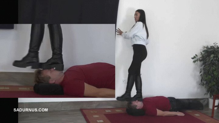 Under the feet of Mistress Natasa wmv Picture in picture Boot