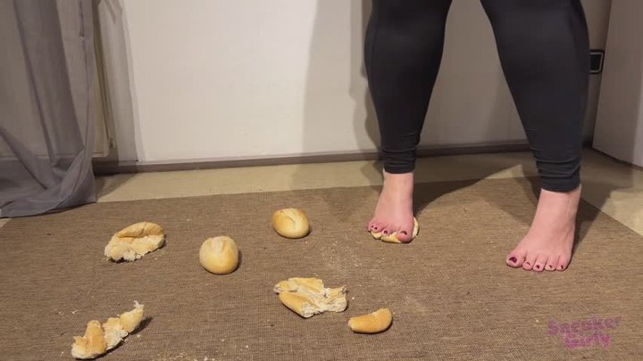 Sneaker-Girl Ella - Breadroll Crush