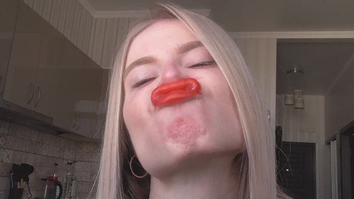 her red lips! MP4