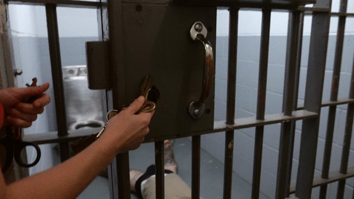 Prisoner's Reward