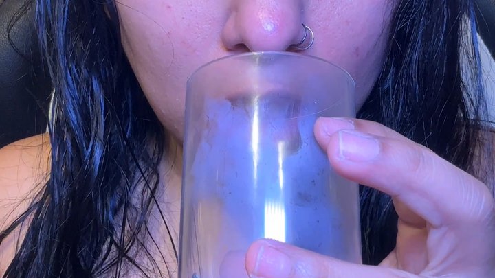 Trapped in Stepmom's Gassy Jar: Giantess MILF Burps on Tiny Man - Microphilia Vo