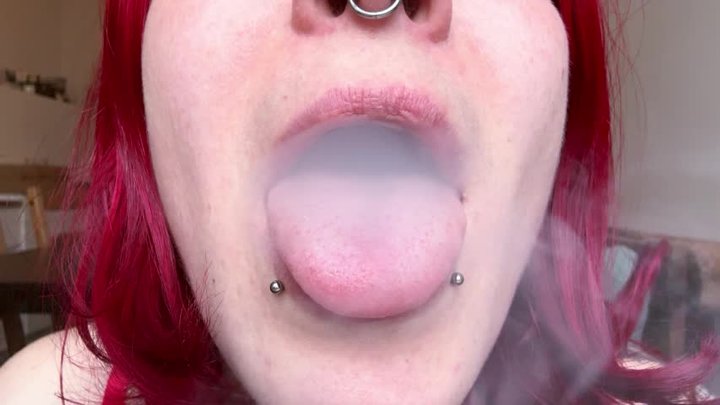 Your goth gf is sharing a smoke with you - Smoke and Mouth Fetish