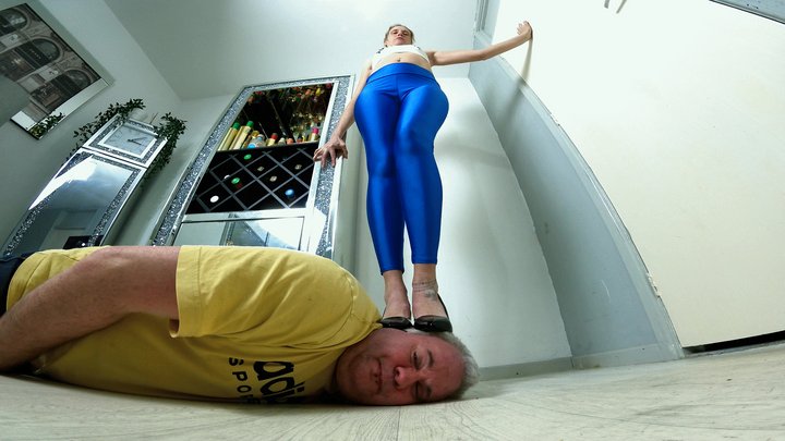 Blue Shiny Leggings & High Heels FLOOR CAM