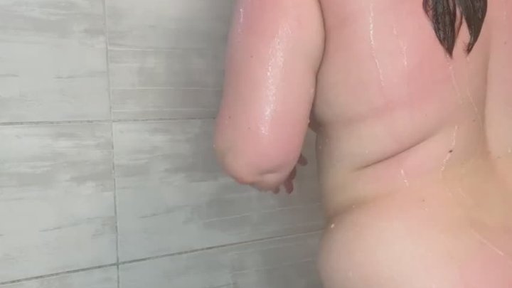 BBW shaving pussy