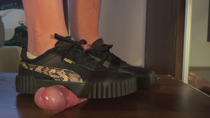 New black puma sneakers Shoejob
