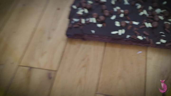 Peeing Sitting On A Cake
