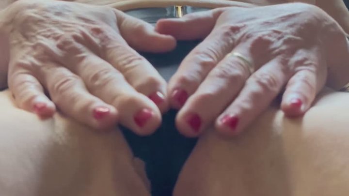 Mature MILF RoxyRidesAgain mesmerizes as she relentlessly crops her pussy, inner