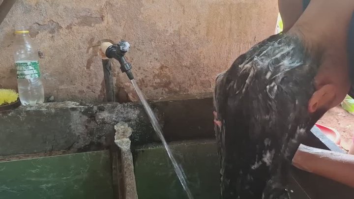 Intense foam in the hair
