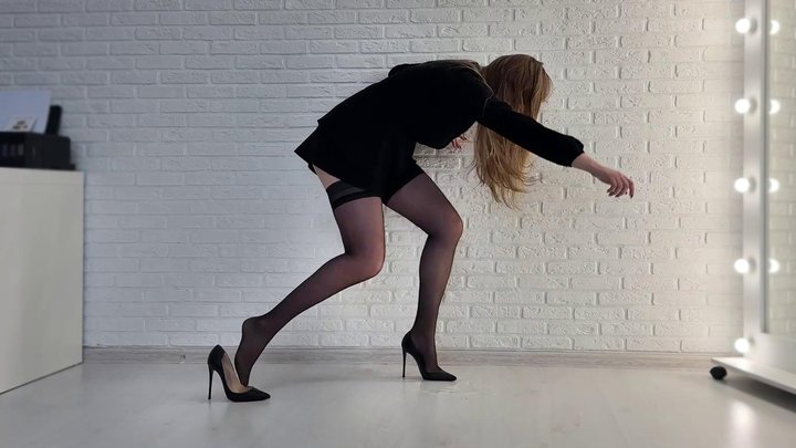 Louboutin stuck, messy feet, Louboutins so Kate 120 in glue, Louboutins stuck, m