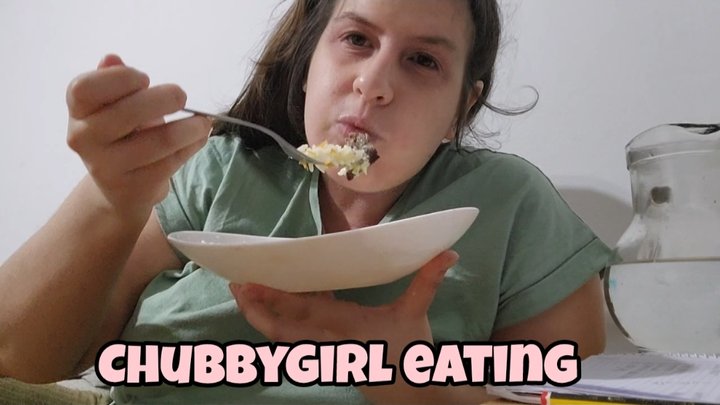 Chubby Eating & Drinking Water: Relaxed Chat with You