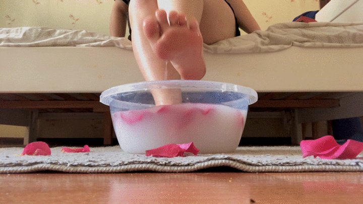 Feet bathing!
