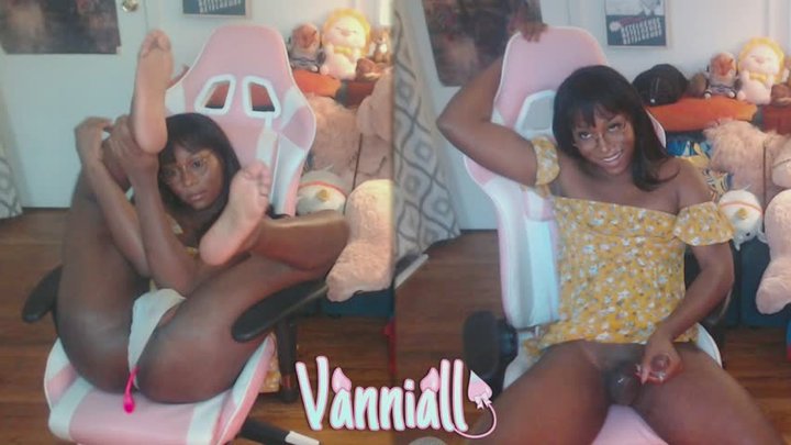 Vanniall's Yellow Dress Glasses Facial - Floral Fun