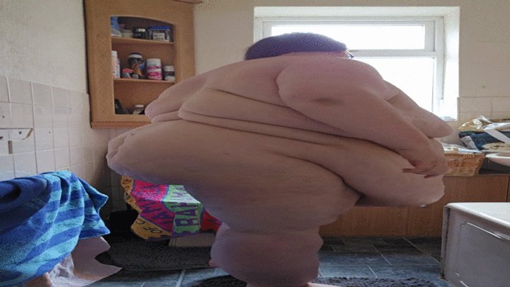 SSBBW HOW LOUD CAN I MAKE THIS HUGE BELLY OF MINE CLAP AGAINST MY THIGHS ?