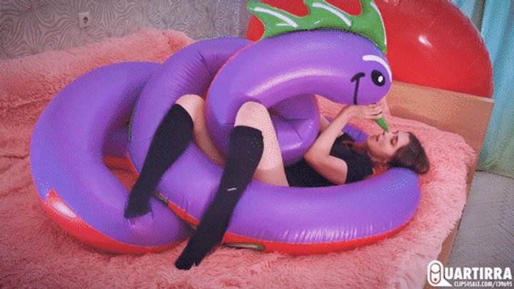 C97 Cosette vs inflatable serpent - 480p