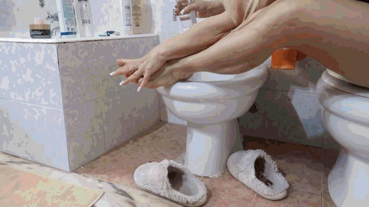 A Day Off in Her Slippers MP4