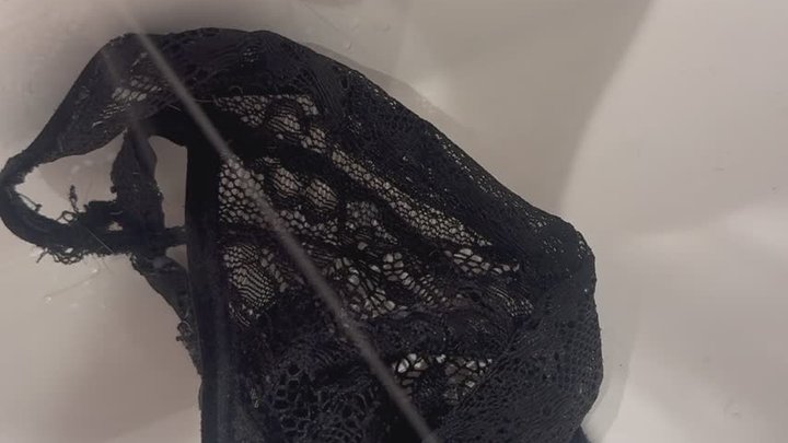 Spraying my panties