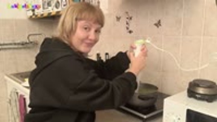 Sfw - making a messy with cooking!