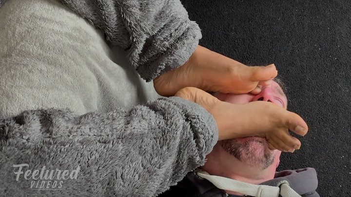 It feels so good dominating your face with my feet (Full HD 1080p MP4)