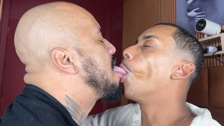One-hour kissing marathon between Jamal Sangent and Marvin Turner - CLIP 3