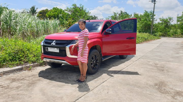 346 - Jasna pick up revving in heels & slippers