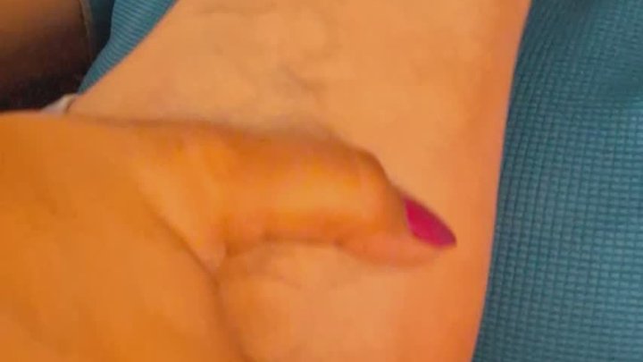 Look how I suck my toes