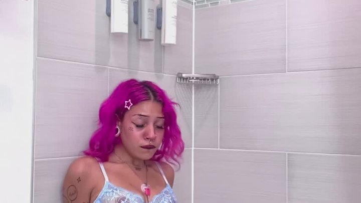 Teen Bimbo Butt-Plug SQUIRTING Bathtub Dildo Riding Fucking Sucking Foot Fetish 
