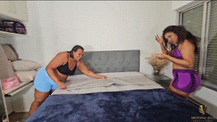 TWO EBONIES FACE-FUCK HER WITH THEIR ASSES - BY ZURY TSUNAMI, VERONICA E GABY MA