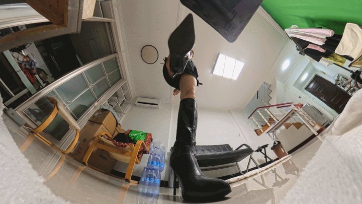 English8KVR360LELE boots are designed to deter unexpected visitors