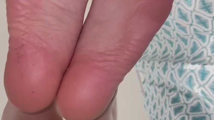 Showing you my dirty feet before I shower