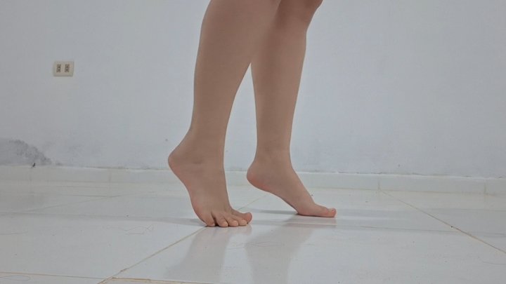 I Stand on My Tiptoes for You