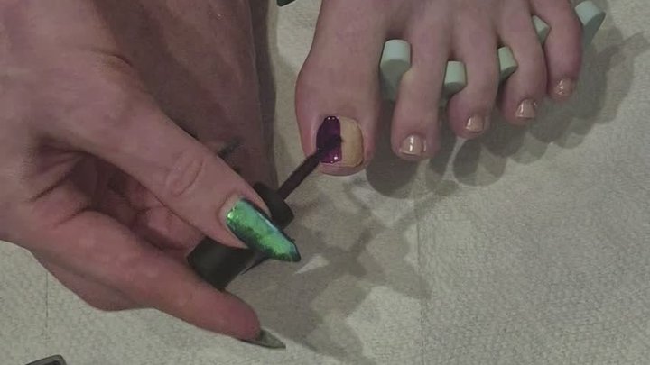 Toenail grooming and polishing