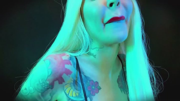 SENSUAL RED LIPS WITH GOLD PIERCINGS - pov, LIPSTICK FETISH, WORSHIP, MAKEUP , F