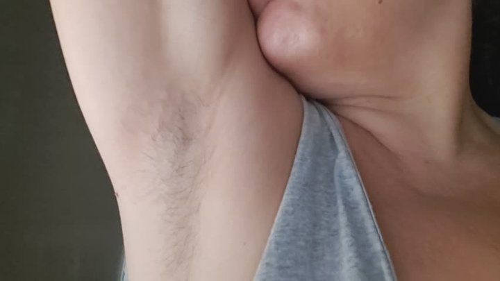 SWEATY ARMPITS THAT SMELL SO GOOD