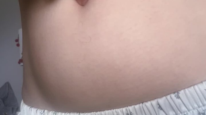 Showing off my bellybutton
