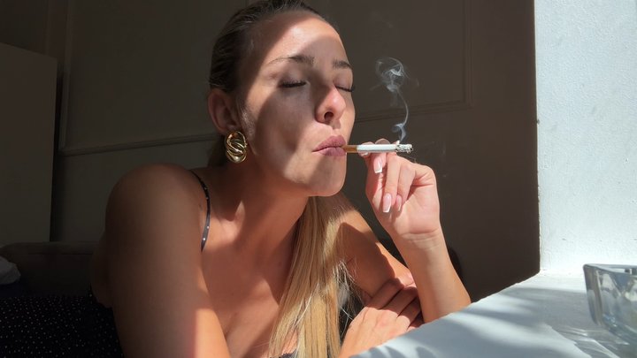 Enjoy chainsmoking red marlboro with me MOV