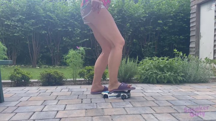 Sneaker-Girl Amanda - Police-Toy Car Crush